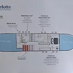 8 Personen Hausboot Mit Hot Tub, Sauna, Kaminofen, Klimaanlage, Lounge, Sonnendeck Und Garten Mit Buddelschiff Direkt Hinterm Deich In *