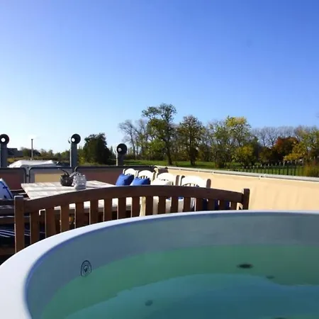 8 Personen Hausboot Mit Hot Tub, Sauna, Kaminofen, Klimaanlage, Lounge, Sonnendeck Und Garten Mit Buddelschiff Direkt Hinterm Deich In Botel Otterndorf
