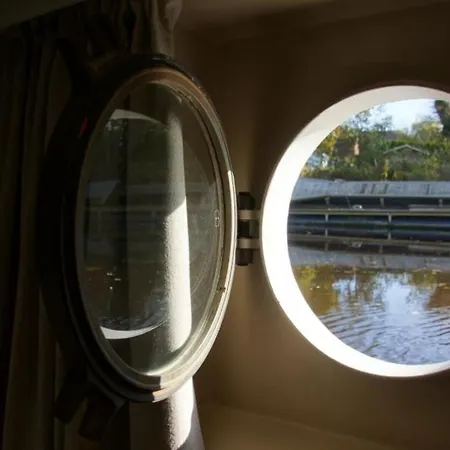 8 Personen Hausboot Mit Hot Tub, Sauna, Kaminofen, Klimaanlage, Lounge, Sonnendeck Und Garten Mit Buddelschiff Direkt Hinterm Deich In * Otterndorf