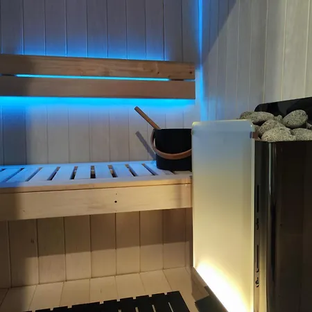 8 Personen Hausboot Mit Hot Tub, Sauna, Kaminofen, Klimaanlage, Lounge, Sonnendeck Und Garten Mit Buddelschiff Direkt Hinterm Deich In Botel *