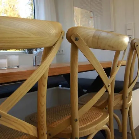 8 Personen Hausboot Mit Hot Tub, Sauna, Kaminofen, Klimaanlage, Lounge, Sonnendeck Und Garten Mit Buddelschiff Direkt Hinterm Deich In 奥滕多夫