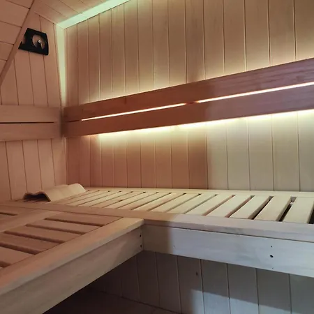 8 Personen Hausboot Mit Hot Tub, Sauna, Kaminofen, Klimaanlage, Lounge, Sonnendeck Und Garten Mit Buddelschiff Direkt Hinterm Deich In Otterndorf