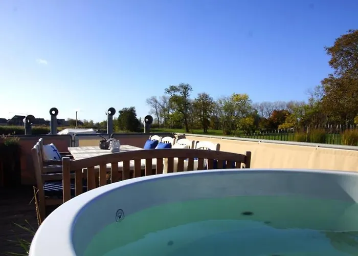 8 Personen Hausboot Mit Hot Tub, Sauna, Kaminofen, Klimaanlage, Lounge, Sonnendeck Und Garten Mit Buddelschiff Direkt Hinterm Deich In Botel Otterndorf