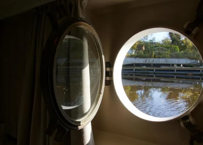8 Personen Hausboot Mit Hot Tub, Sauna, Kaminofen, Klimaanlage, Lounge, Sonnendeck Und Garten Mit Buddelschiff Direkt Hinterm Deich In * Otterndorf