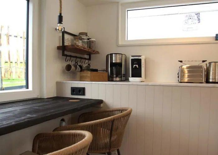 8 Personen Hausboot Mit Hot Tub, Sauna, Kaminofen, Klimaanlage, Lounge, Sonnendeck Und Garten Mit Buddelschiff Direkt Hinterm Deich In * Otterndorf