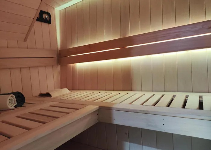 8 Personen Hausboot Mit Hot Tub, Sauna, Kaminofen, Klimaanlage, Lounge, Sonnendeck Und Garten Mit Buddelschiff Direkt Hinterm Deich In Otterndorf