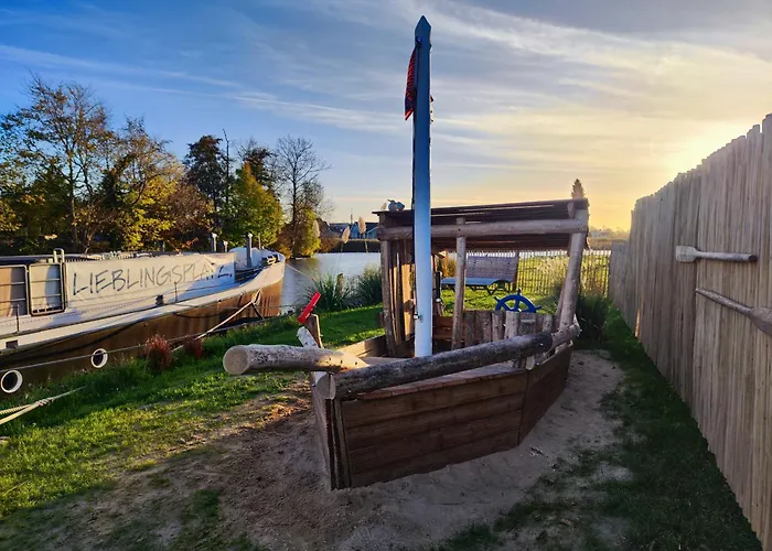 8 Personen Hausboot Mit Hot Tub, Sauna, Kaminofen, Klimaanlage, Lounge, Sonnendeck Und Garten Mit Buddelschiff Direkt Hinterm Deich In Botel Otterndorf